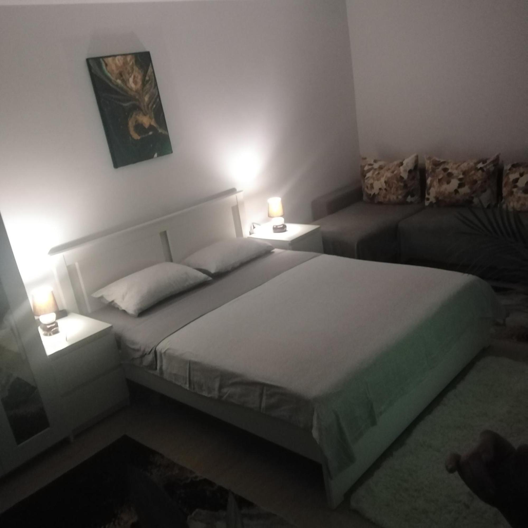 Garsoniera Rebecca Apartment Tirgu Ocna Luaran gambar
